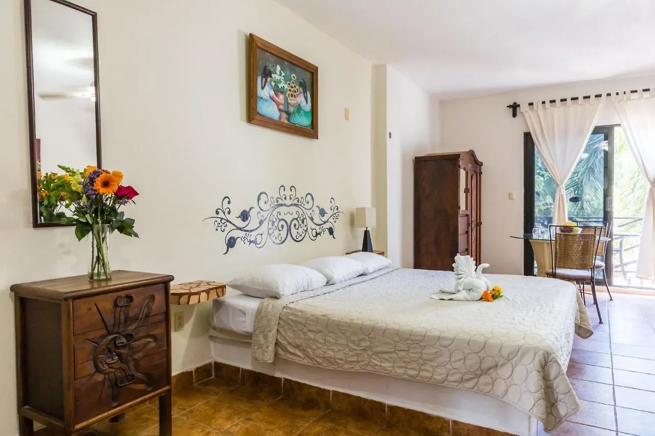 Moonshine Hotel Плая-дель-Кармен