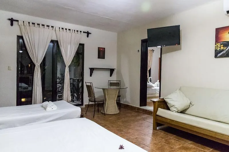 Moonshine Hotel Плая-дель-Кармен